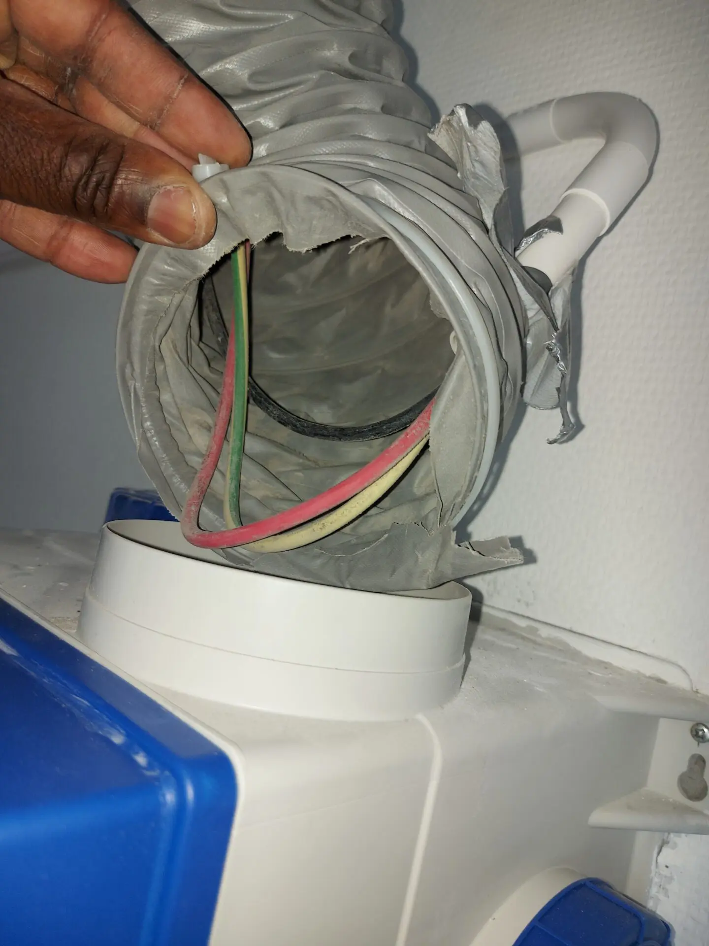 Foutieve installatie met omvormer naast ventilatie