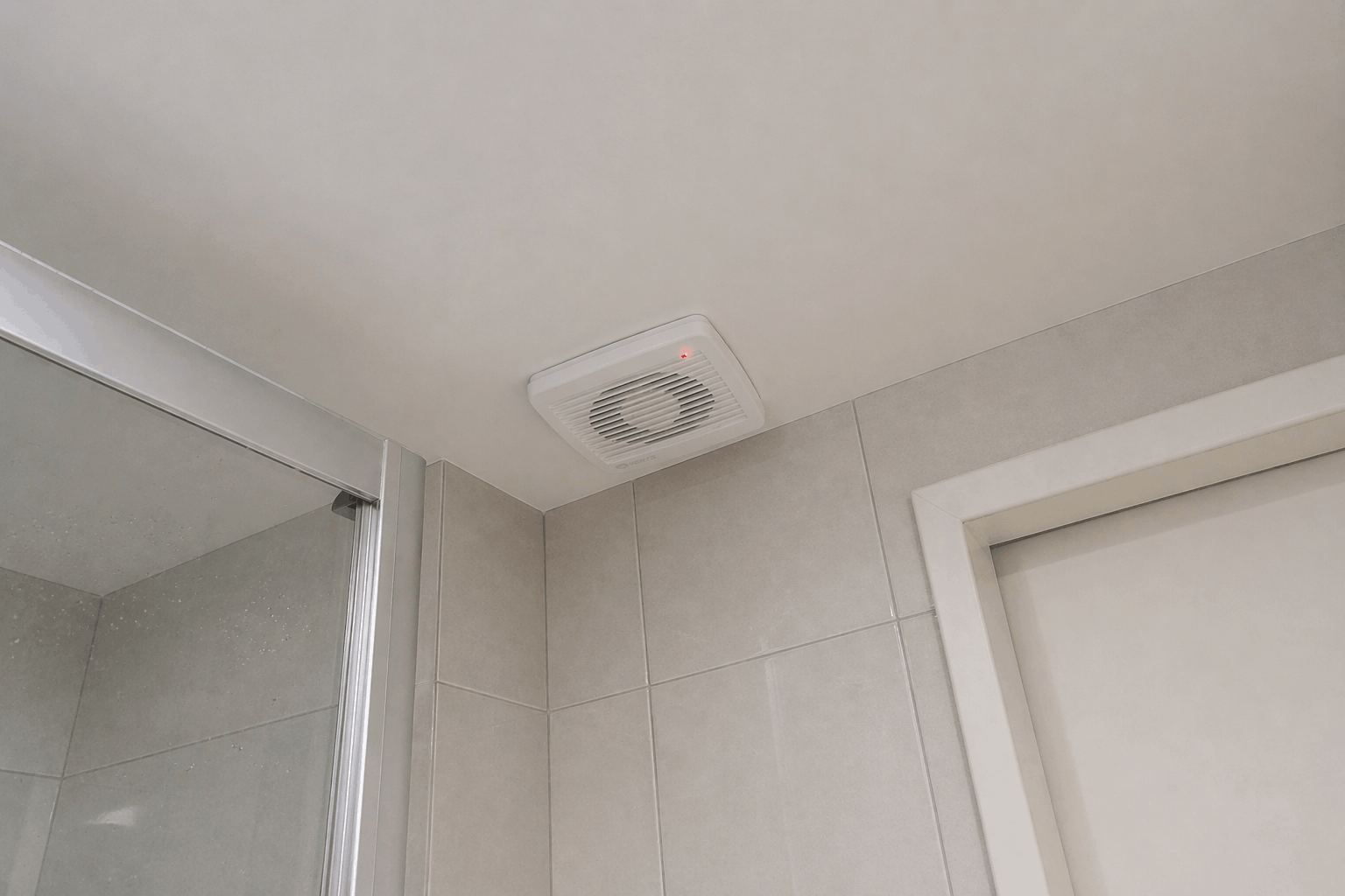Badkamerventilator in de badkamer
of toilet nuttig of niet?